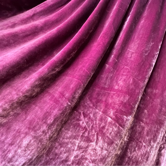NWT Alice and Olivia Velvet Midi Skirt Boysenberry Size 8 B35 - Picture 8 of 10